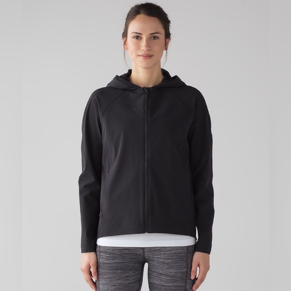 lululemon athletica Jackets & Blazers - Lululemon On The Fly Hooded Jacket Women’s Size 8